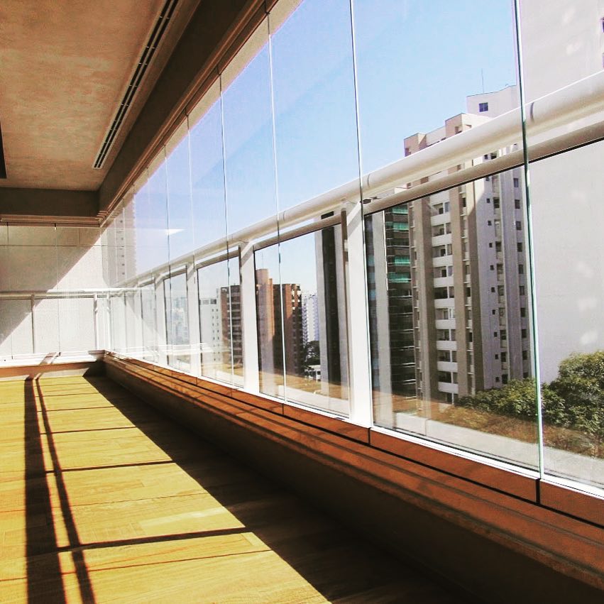 Conselho de Engenharia e Arquitetura proíbe assinatura de envidraçamento de sacadas